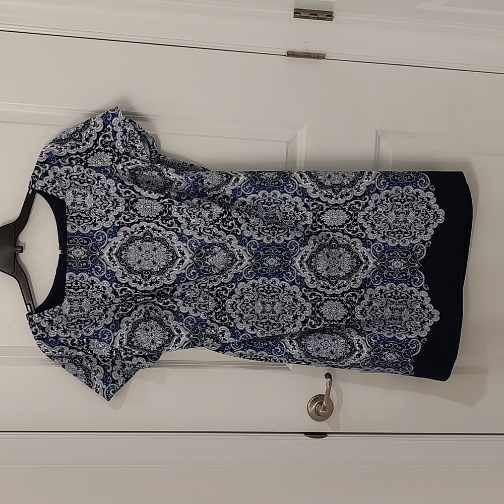 Talbot's 18W Navy/white medallion shift dress with short sleeves and full lining